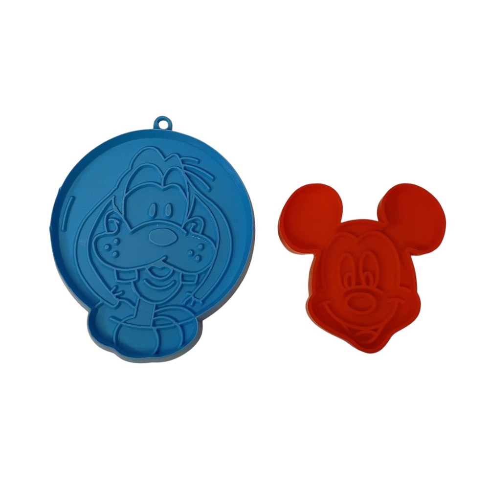 Vintage Walt Disney Productions Mickey & Goofy Cookie Cutters Set‎